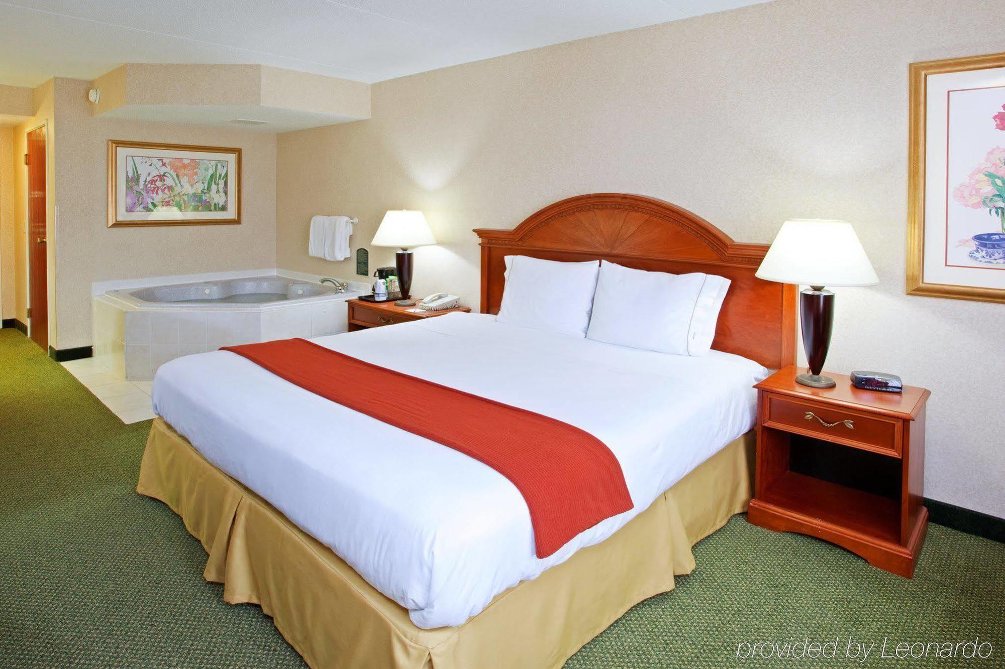 Holiday Inn Express Pittsburgh-Bridgeville By Ihg Δωμάτιο φωτογραφία